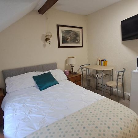 Coynant Farm Guesthouse - Farm Park Stay Swansea Esterno foto