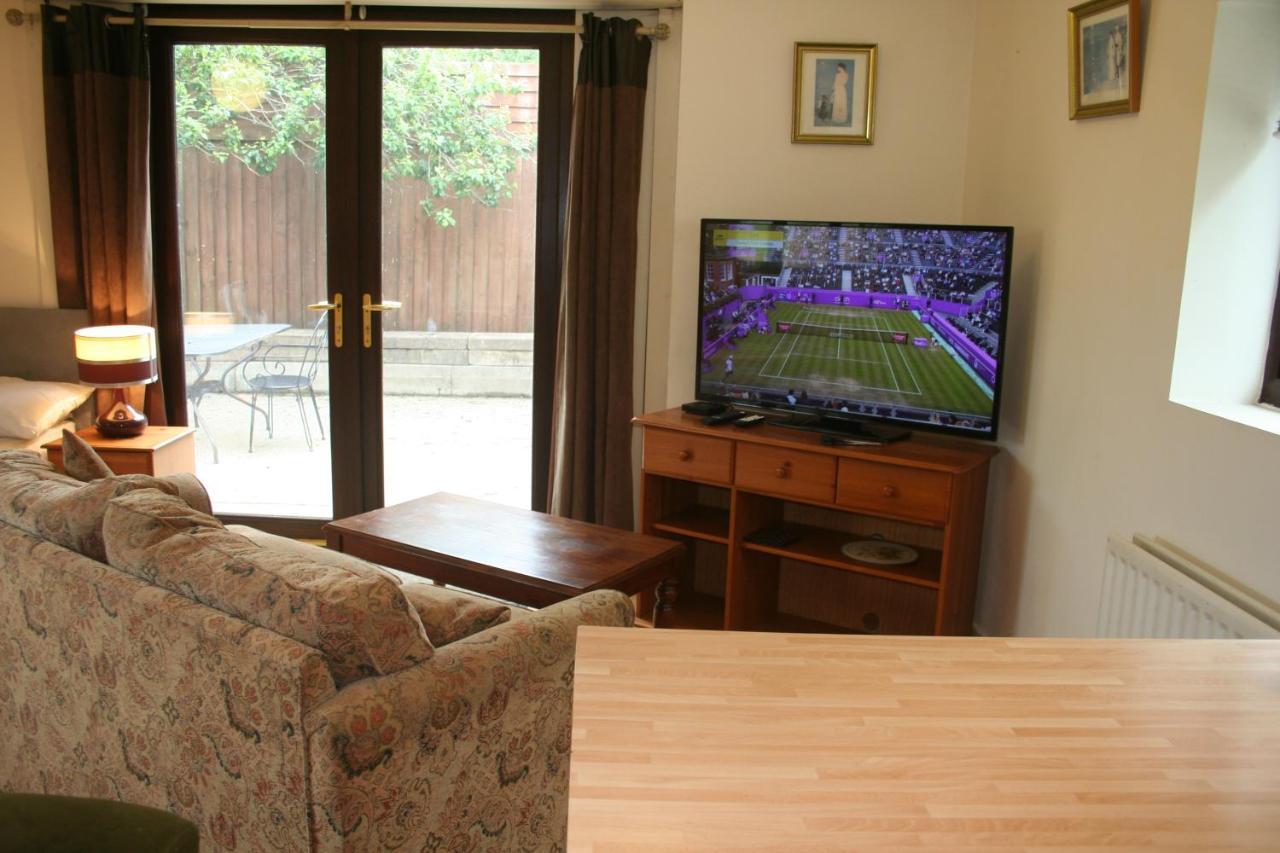 Coynant Farm Guesthouse - Farm Park Stay Swansea Esterno foto