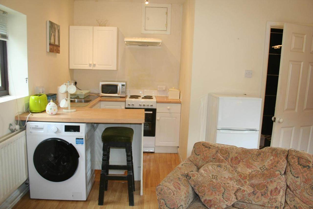 Coynant Farm Guesthouse - Farm Park Stay Swansea Esterno foto
