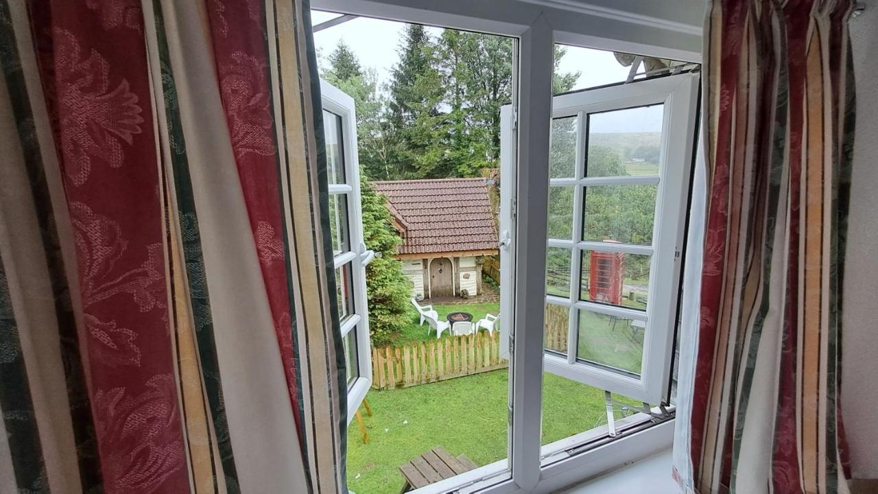 Coynant Farm Guesthouse - Farm Park Stay Swansea Esterno foto