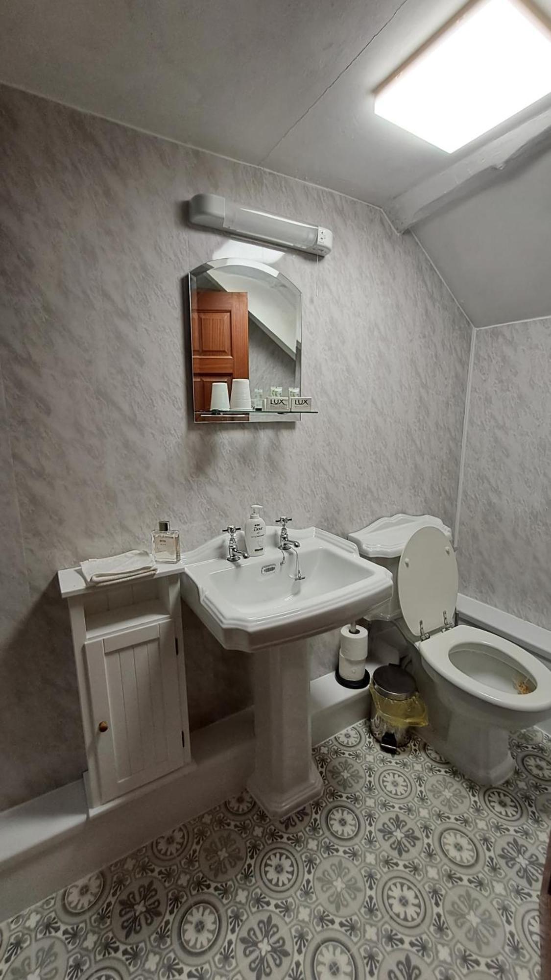 Coynant Farm Guesthouse - Farm Park Stay Swansea Esterno foto