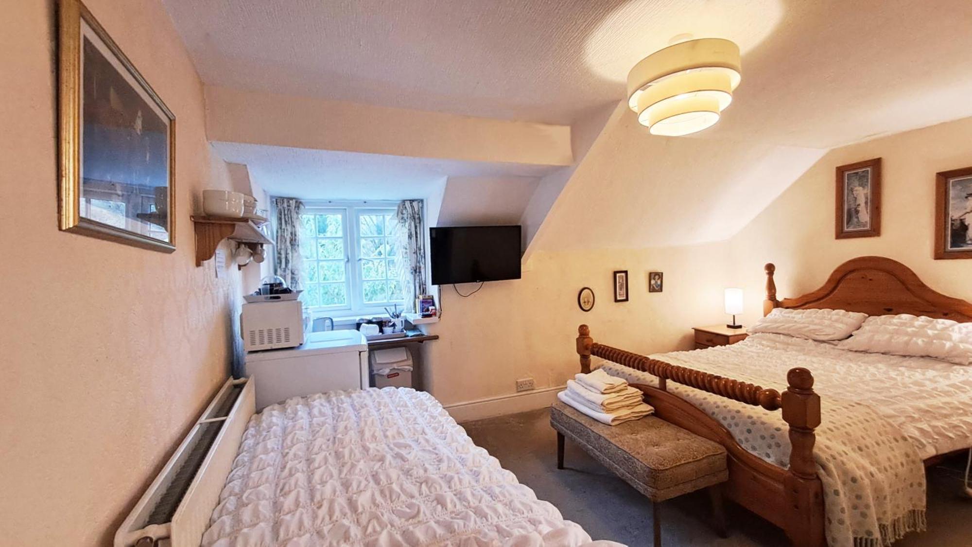 Coynant Farm Guesthouse - Farm Park Stay Swansea Esterno foto